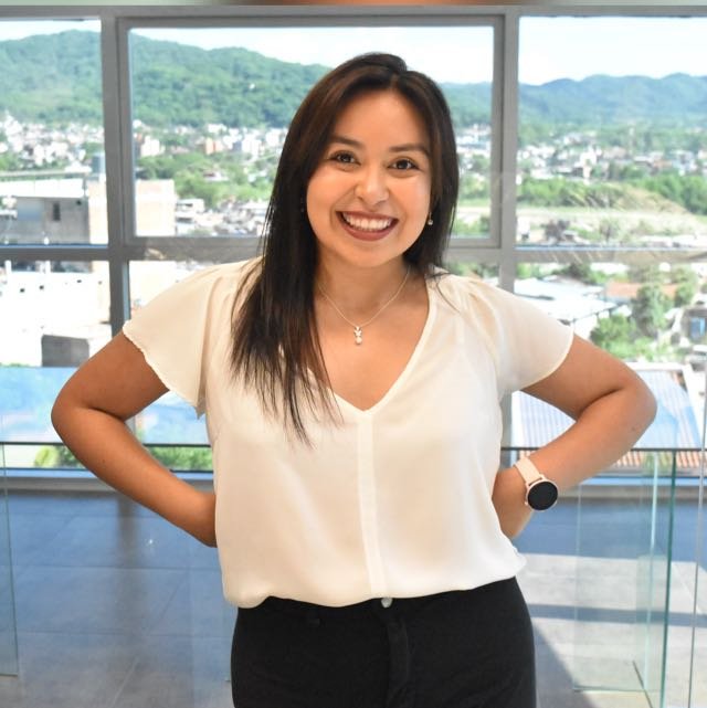 Jimena Cabezas — Hilos Digitales